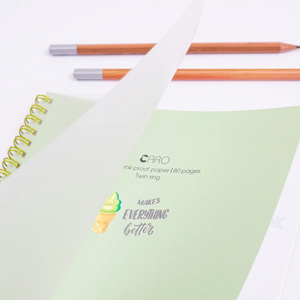 sổ caro Ô vuông 5x5mm lò xo kép bìa nhựa trong suốt b5 – góc study sổ caro Ô vuông 5x5mm lò xo kép bìa nhựa trong suốt b5 – góc study